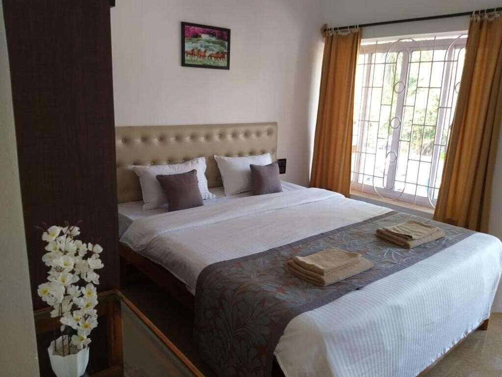 Отель Oasis Beach Resort 2*