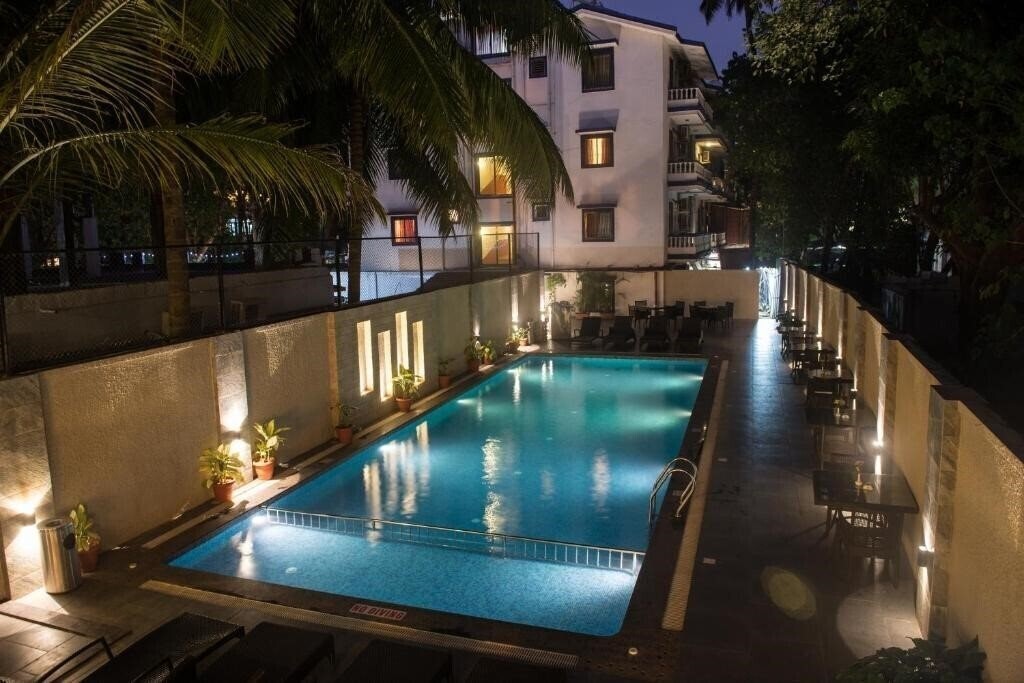 Отель Calangute Towers 3*