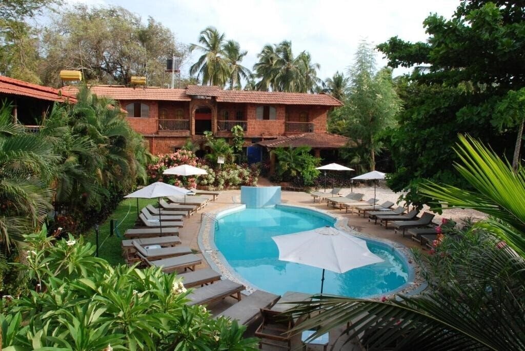 Отель Sea Breeze Resort 2*