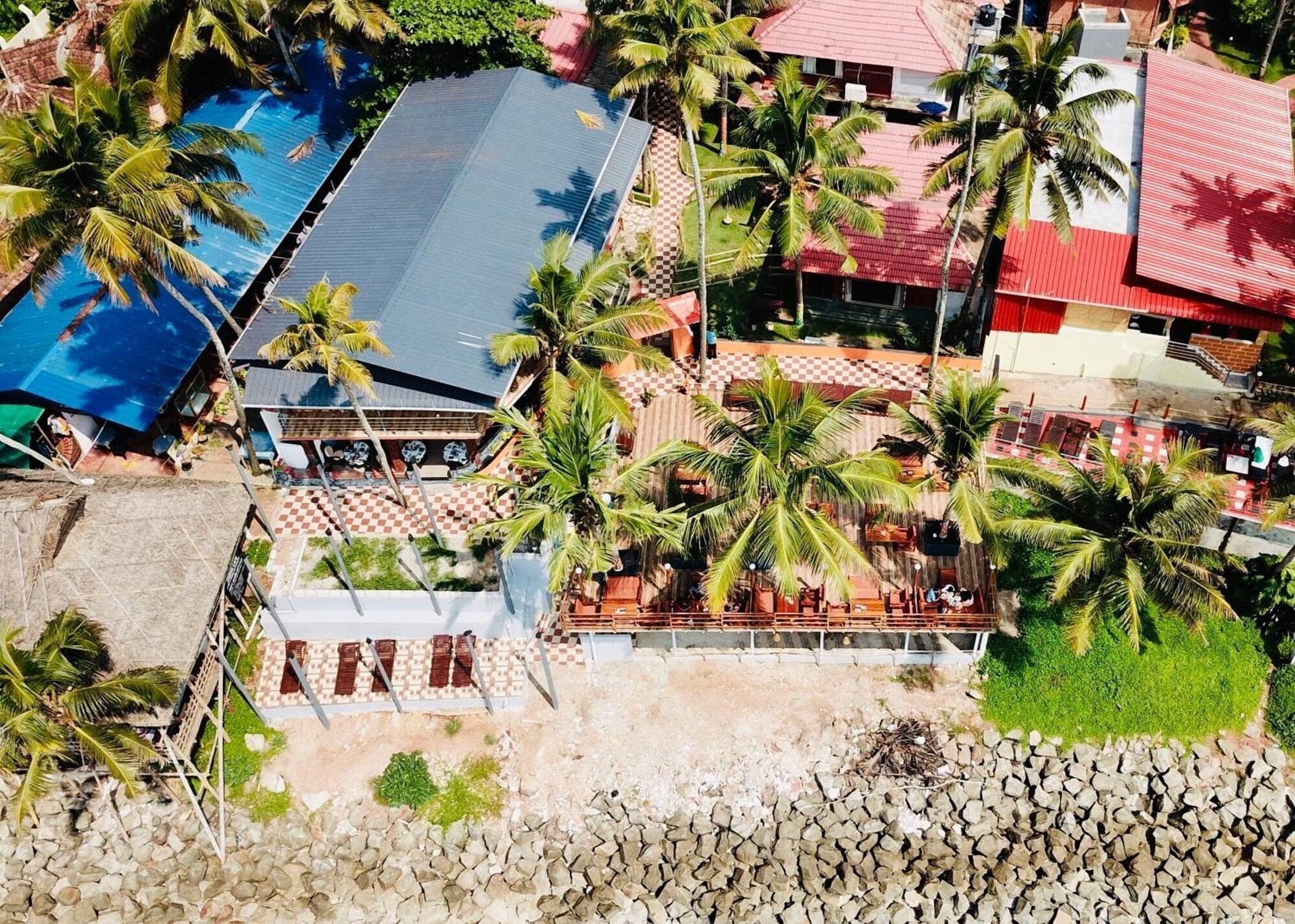 Фотография Black Beach Resort 2*