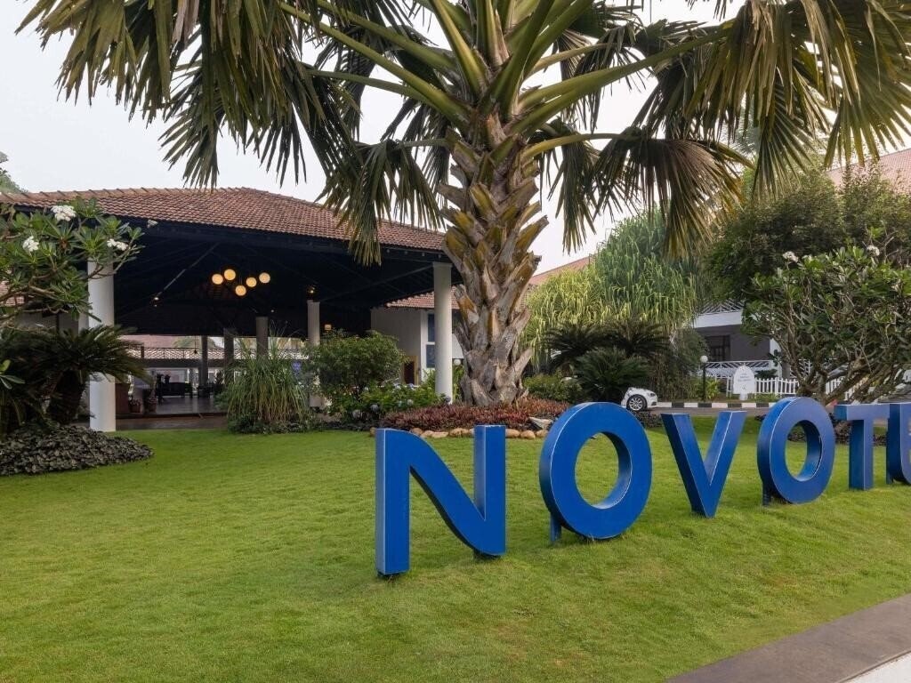 Готель Dona Sylvia Beach Resort 5*