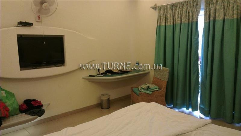 Фотографія The Golden Crown Hotel 4*