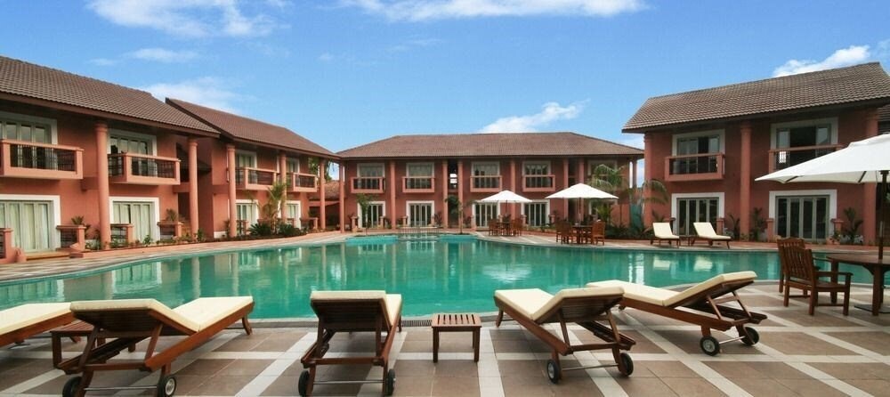 Готель The Golden Crown Hotel 4*