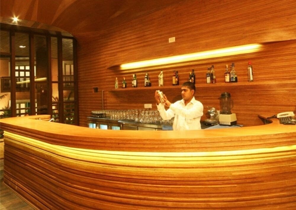 Картинка The Golden Crown Hotel 4*