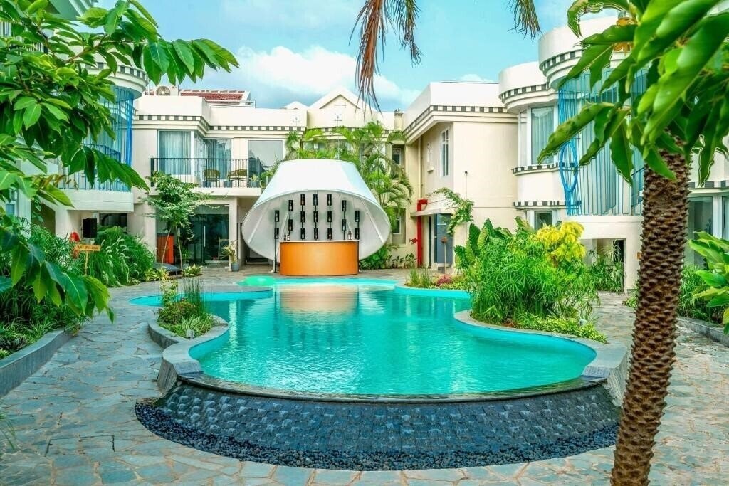 Картинка Lotus Beach Resort 3*