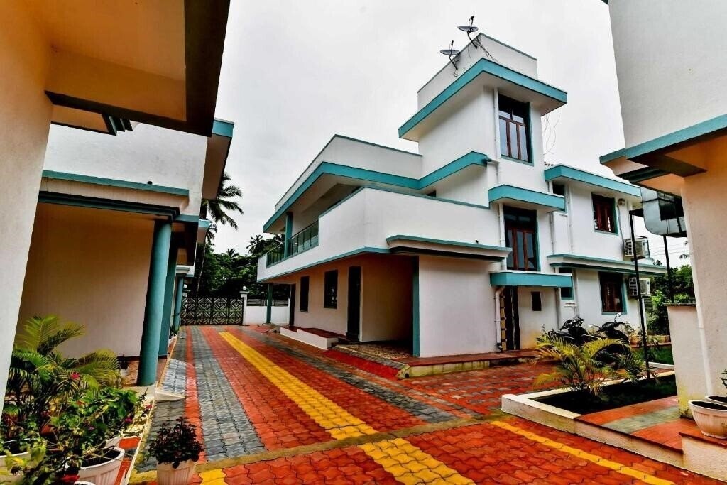 Фото Meera Motels & Residency 1*