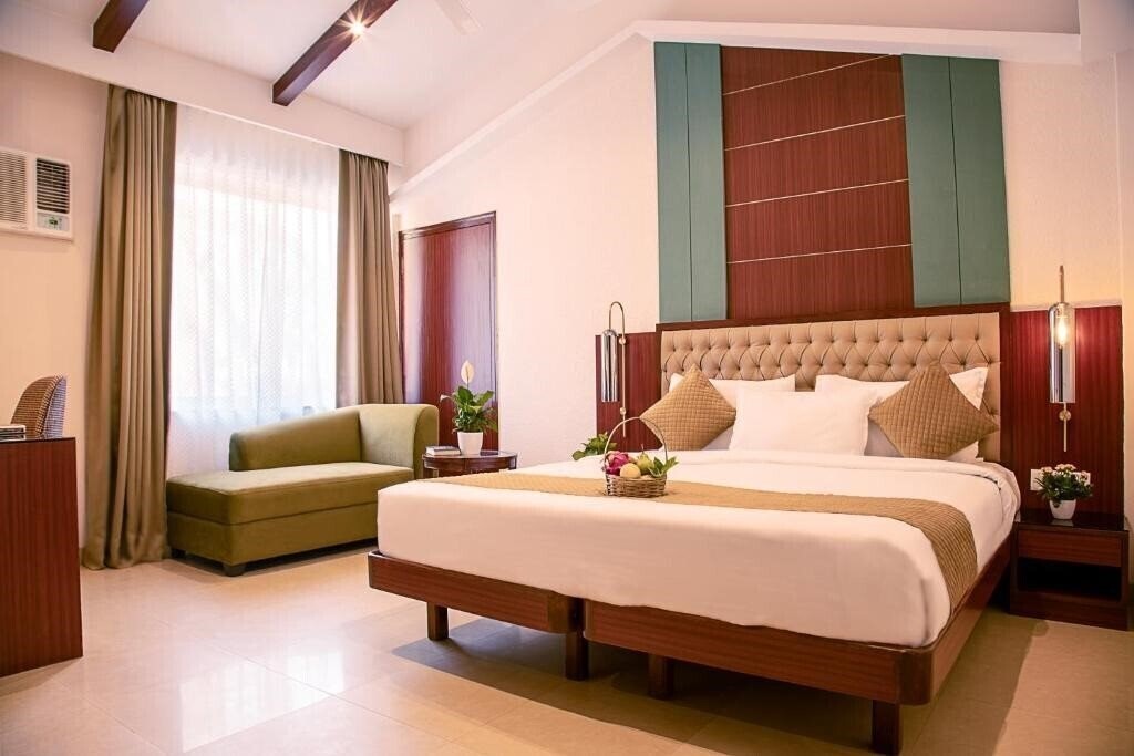 Фото Treehouse Stamp 3*