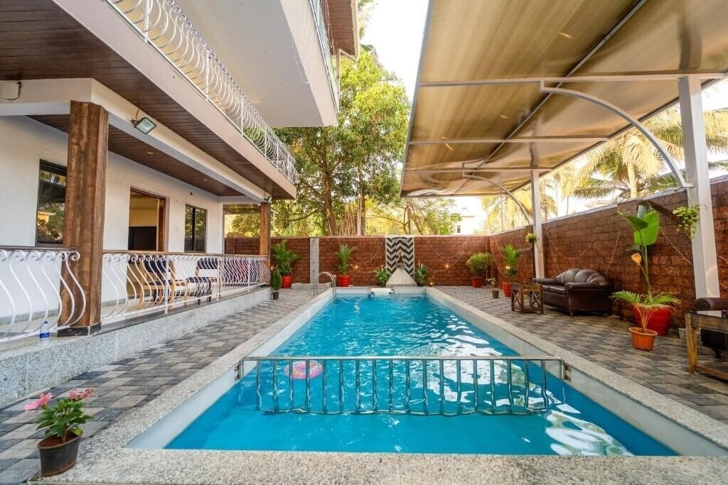 Готель Treebo Grand Royale Eco Residency with Pool 3*