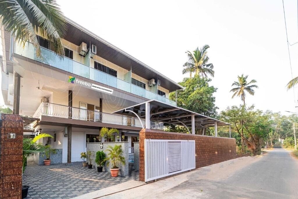 Фото Treebo Grand Royale Eco Residency with Pool 3*
