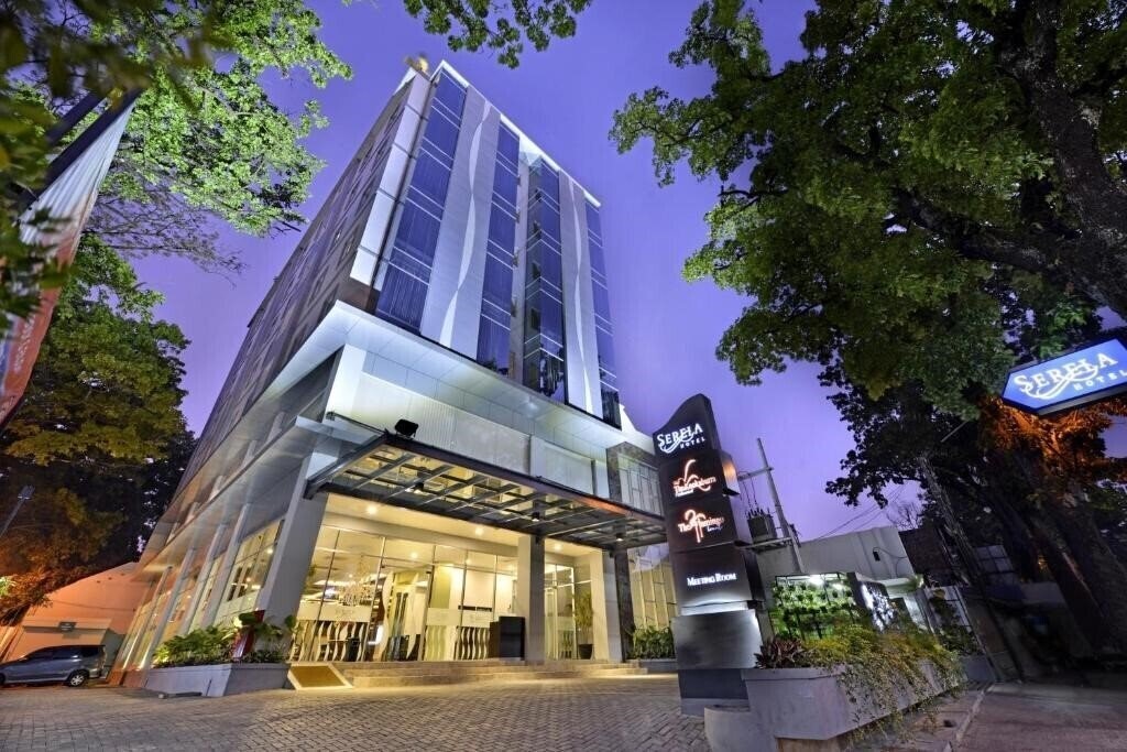 Готель Hotel Serela Cihampelas Bandung 3*