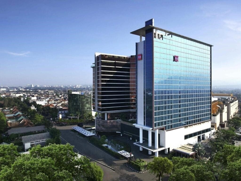 Готель Ibis Bandung Trans Studio 3*