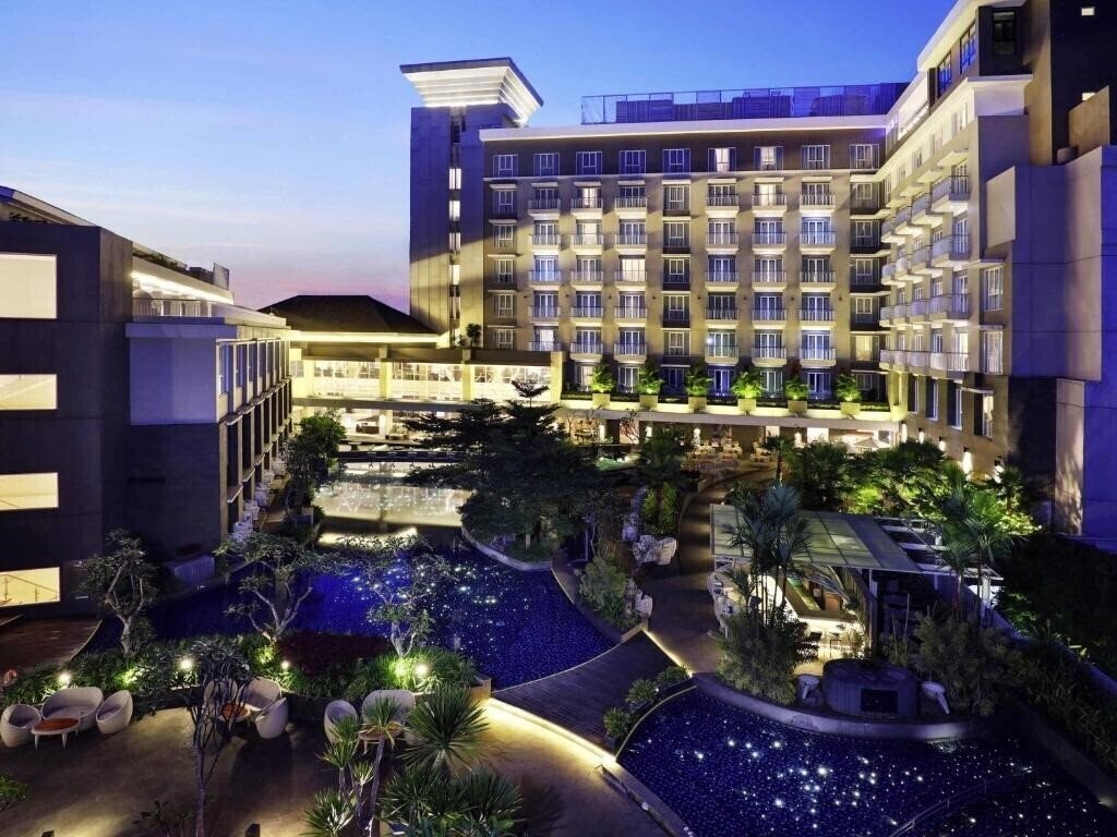 Готель Grand Mercure Bandung Setiabudi 5*