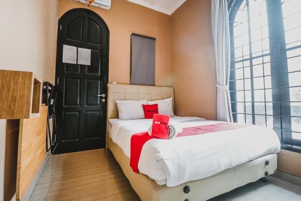 Фото Reddoorz @ Radio Dalam 2*