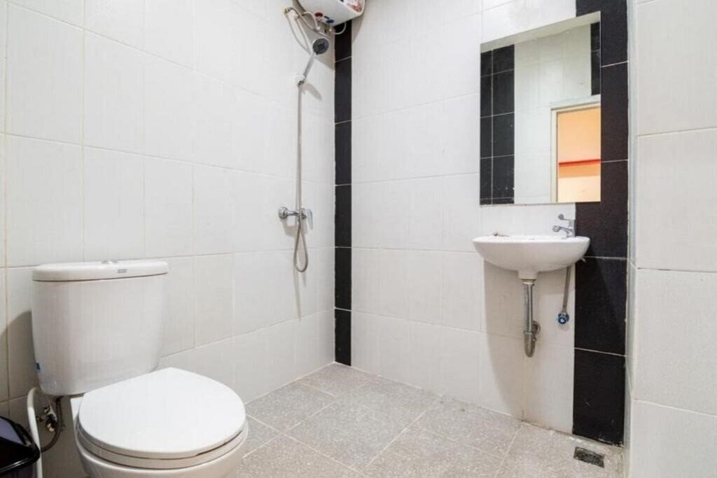 Фотография Reddoorz @ Tebet Barat 2 2*