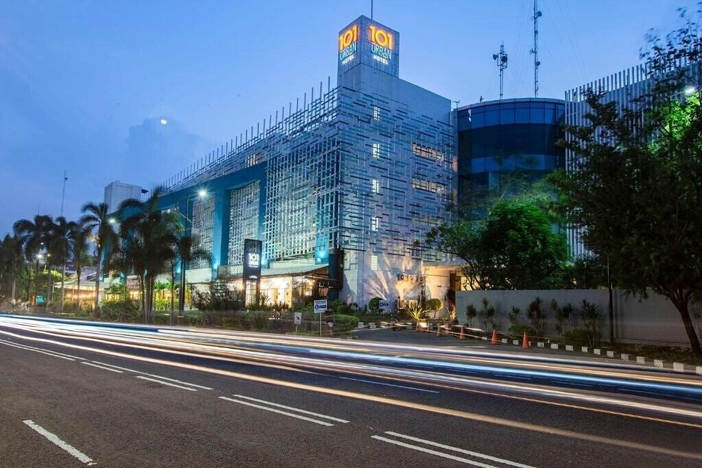 Фотографія The Bnb Jakarta Kelapa Gading 3*