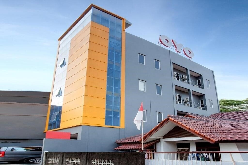 Готель Oyo 106 Sarkawi Residence 2*