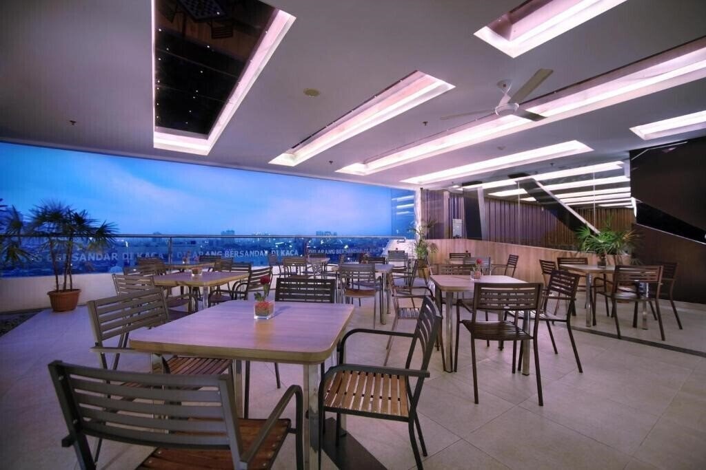 Фото Favehotel Ltc Glodok 2*