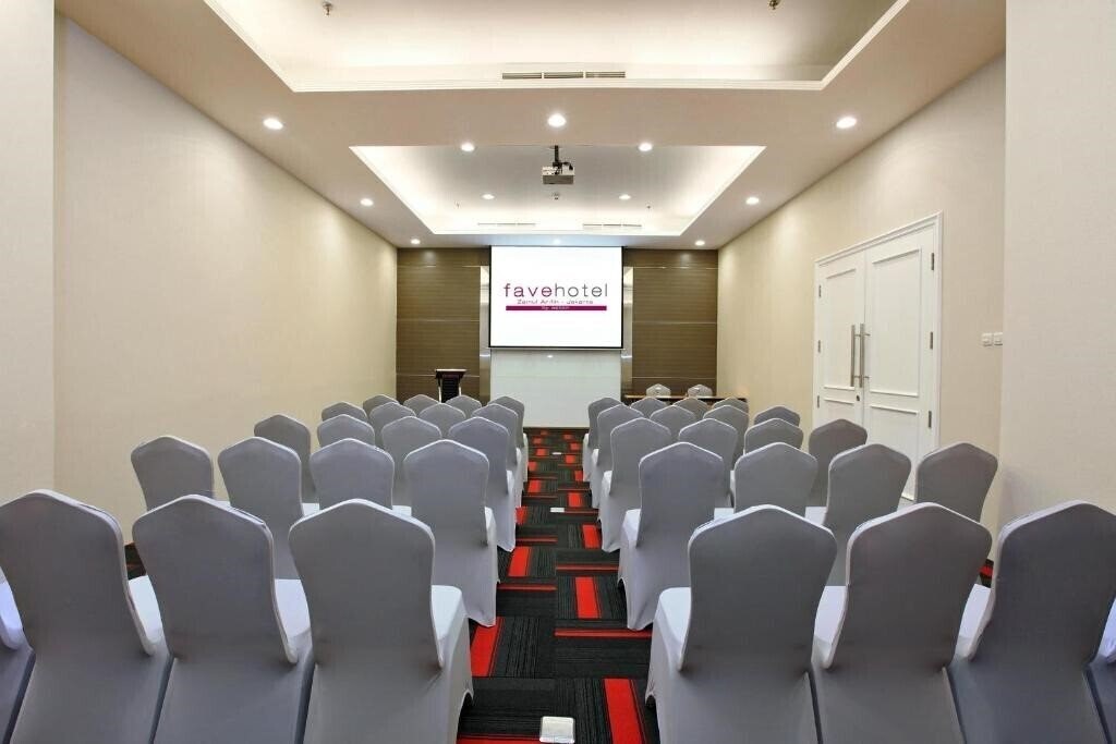 Изображение Favehotel Zainul Arifin Jakarta 2*