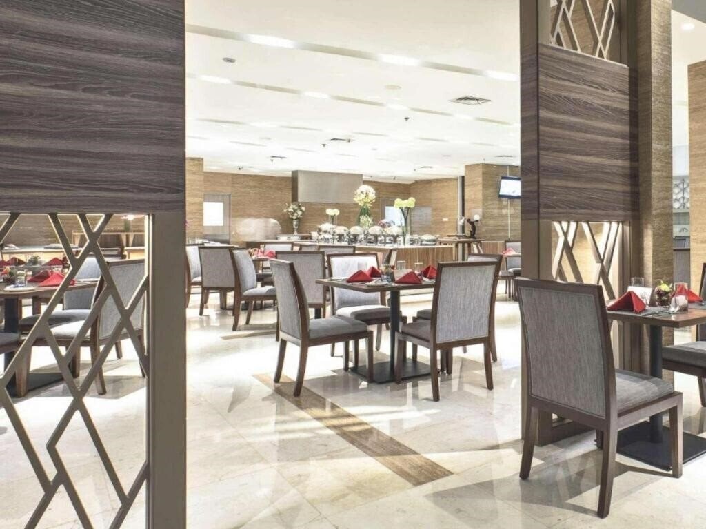 Картинка Hotel Grandhika Iskandarsyah 4*