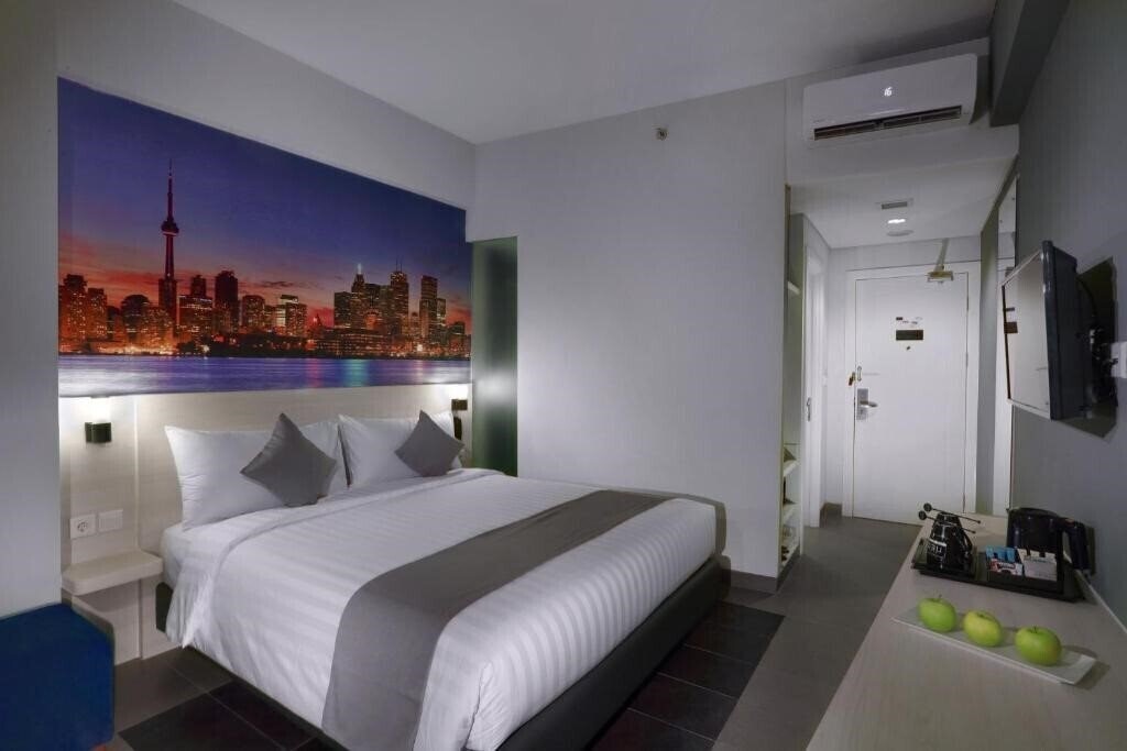 Отель Hotel Neo+ Kebayoran Jakarta 3*