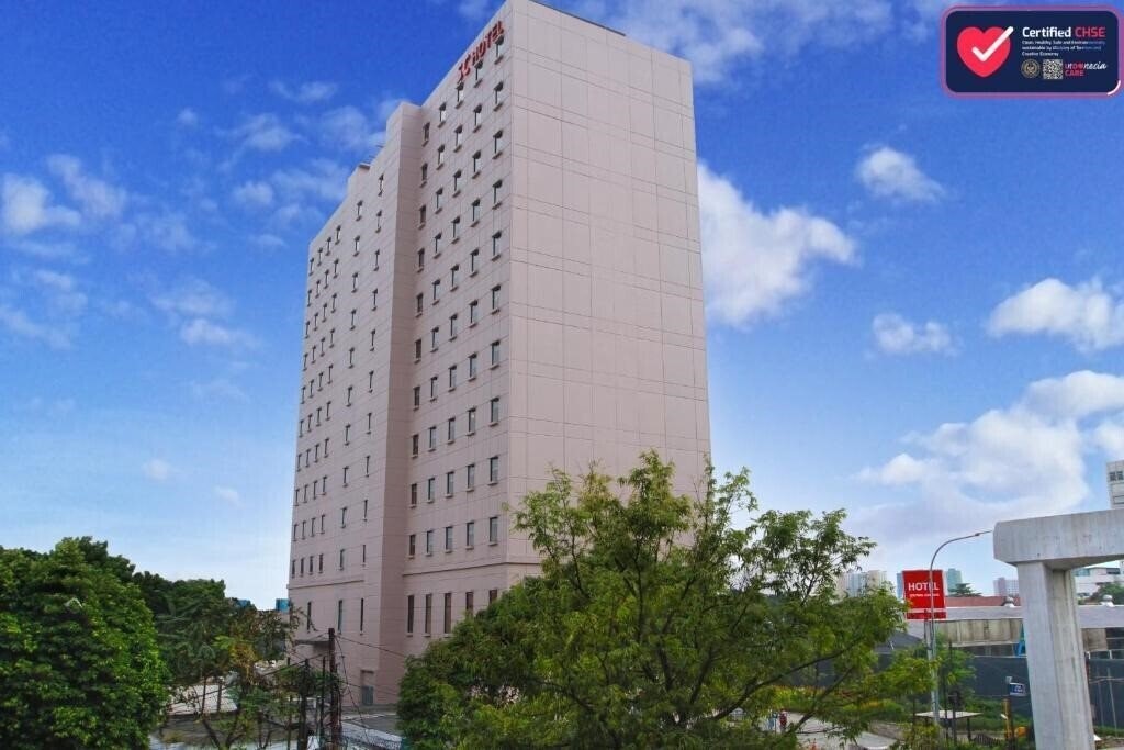 Готель Ibis Jakarta Cawang 3*