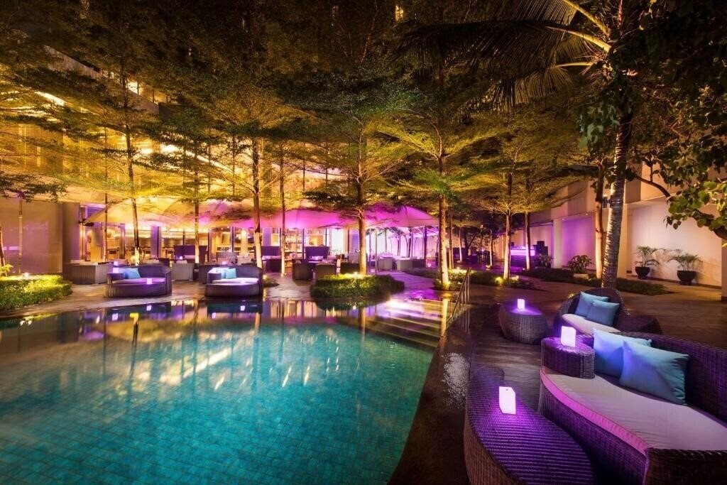 Фотография DoubleTree by Hilton Jakarta Diponegoro 5*