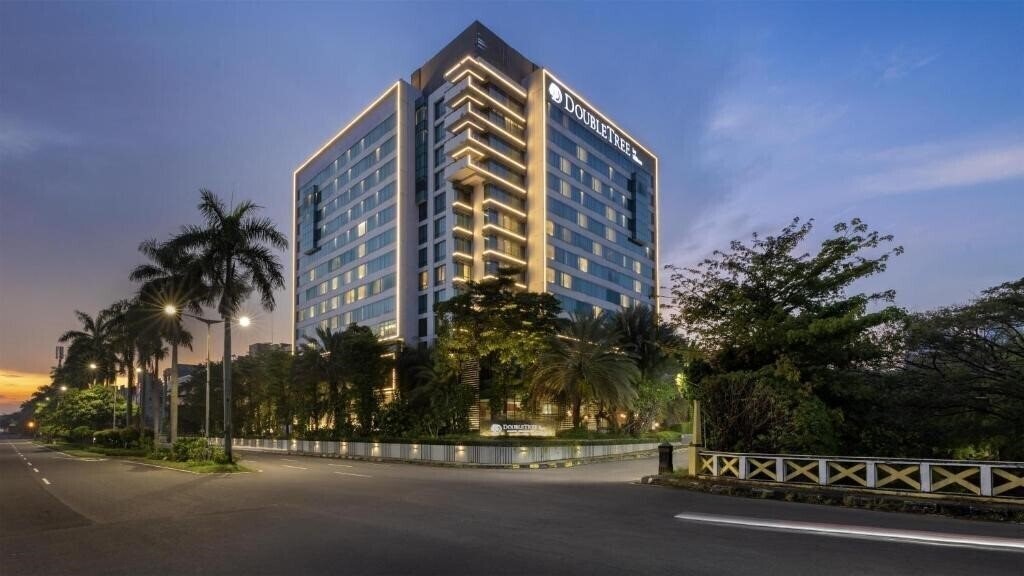 Готель DoubleTree by Hilton Jakarta Kemayoran 4*