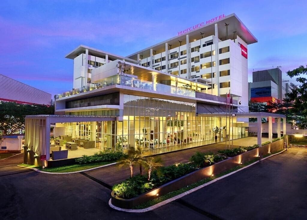 Отель Mercure Serpong Alam Sutera 4*