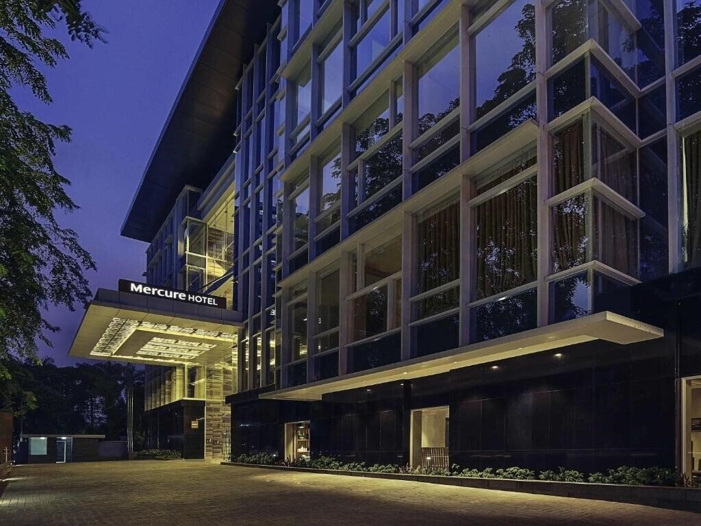 Отель Mercure Jakarta Sabang 4*