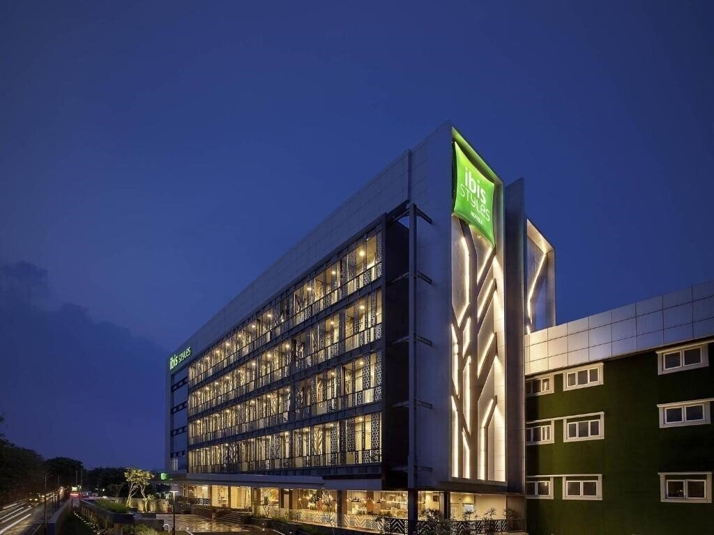 Отель Ibis Styles Jakarta Sunter 3*