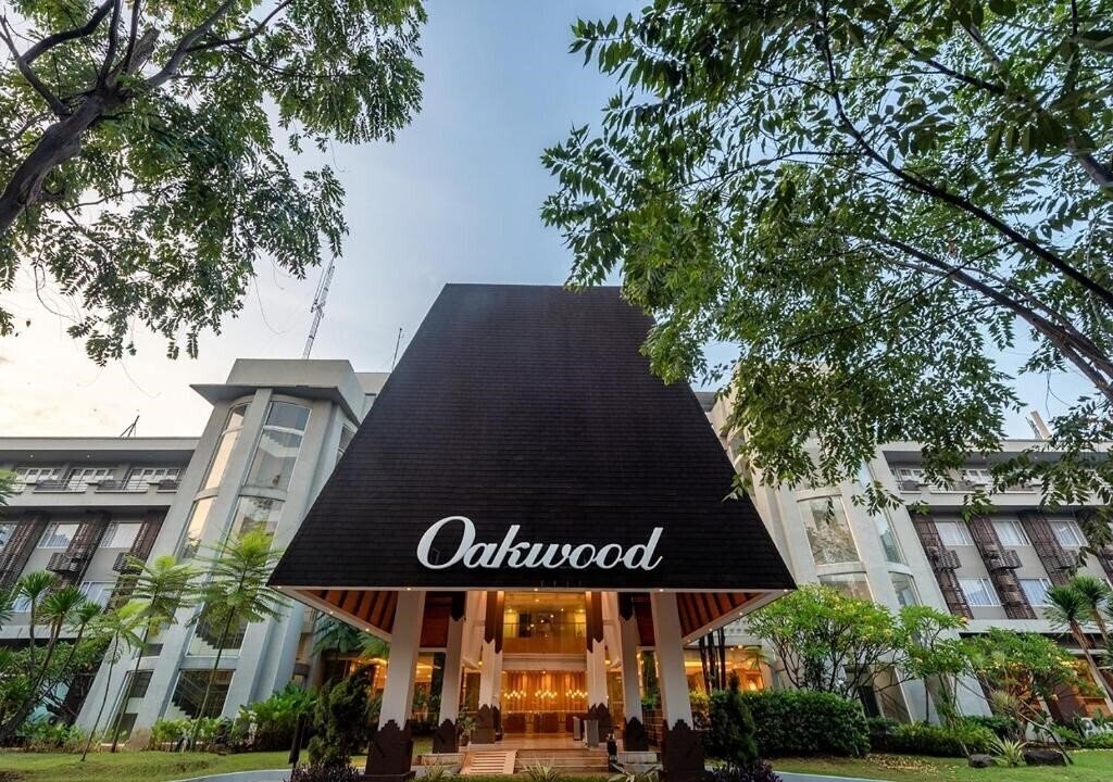 Отель Oakwood Hotel & Apartments Taman Mini Jakarta (ex. Santika Taman Mini Indonesia Indah) 3*