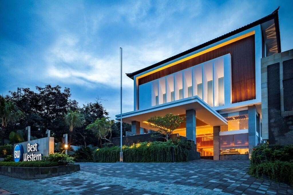 Готель Best Western Kamala Jimbaran 4*