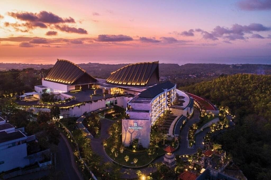 Готель Renaissance Bali Uluwatu Resort & SPA 5*