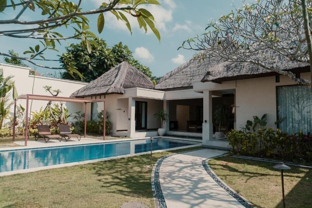 Фото Aruni Bali Jimbaran Boutique Villa (ex. The Mutiara Jimbaran Boutique Villa) 4*