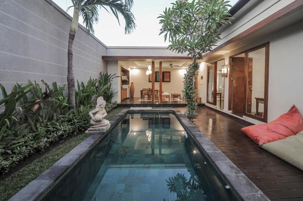 Готель La Leela Jimbaran Bali 3*