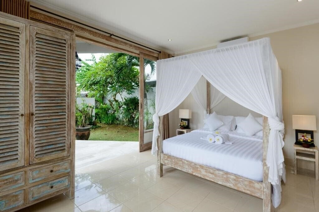 Фото Adinda Balangan Beach Villa 4*
