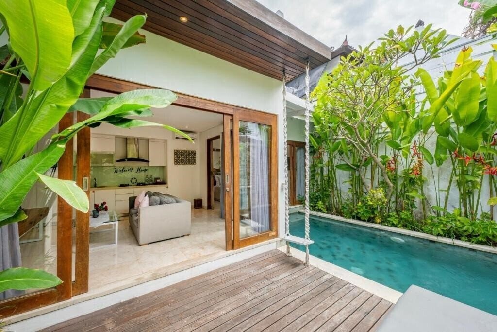 Отель The Jimbaran Villa 4*