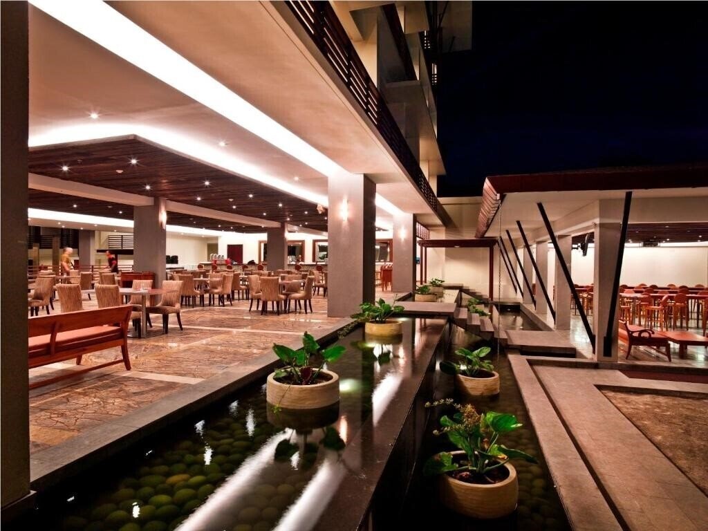Фотографія Sun Island Hotel Kuta 4*