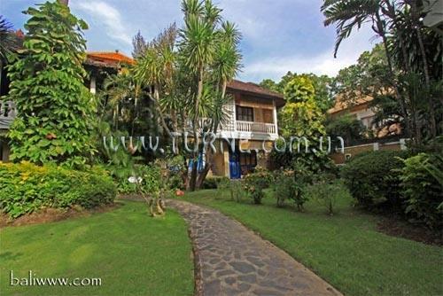 Готель Maharta Beach Resort 3*