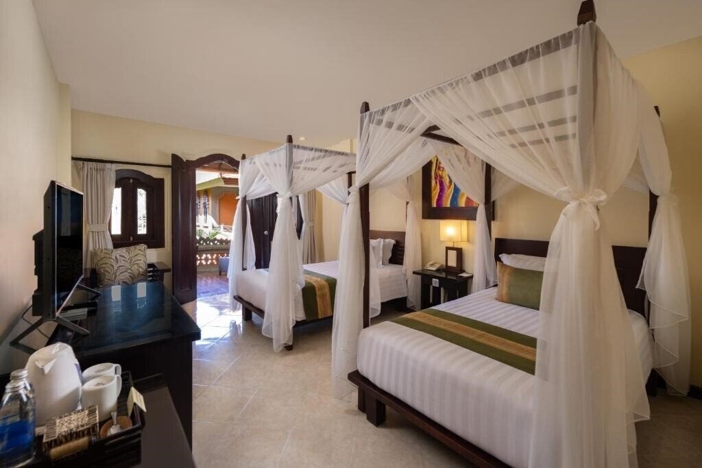 Фото Adi Dharma Hotel 3*