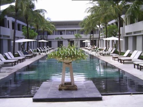 Отель RedDoorz Plus Near Kuta Square (ex. The Oasis Kuta) 3*