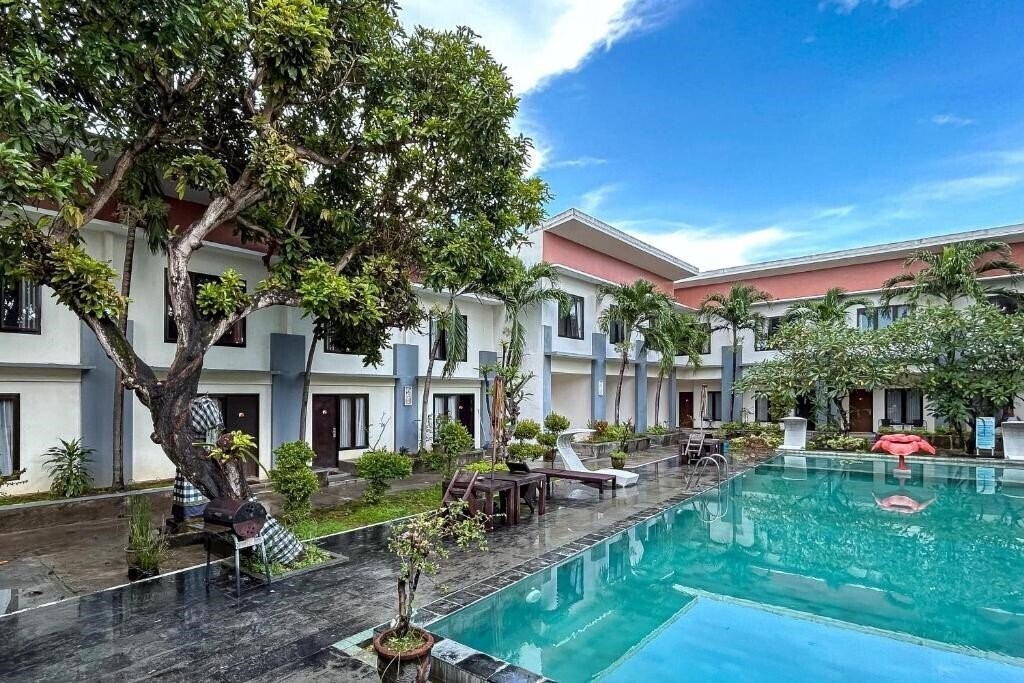 Готель Ozz Hotel Kuta Bali 2*