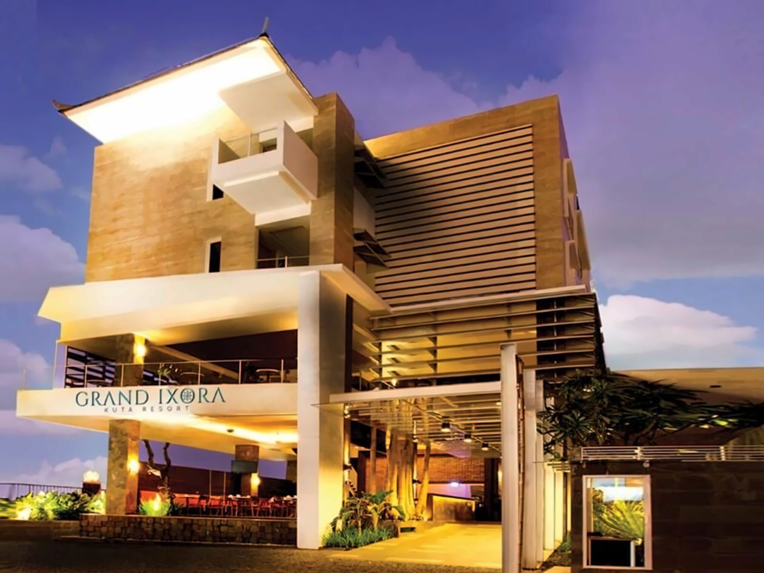 Отель Grand Ixora Kuta 4*