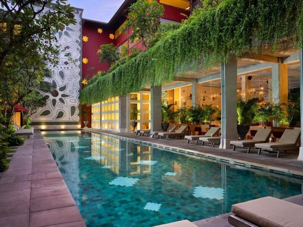 Готель Alaya Resort Kuta 4*