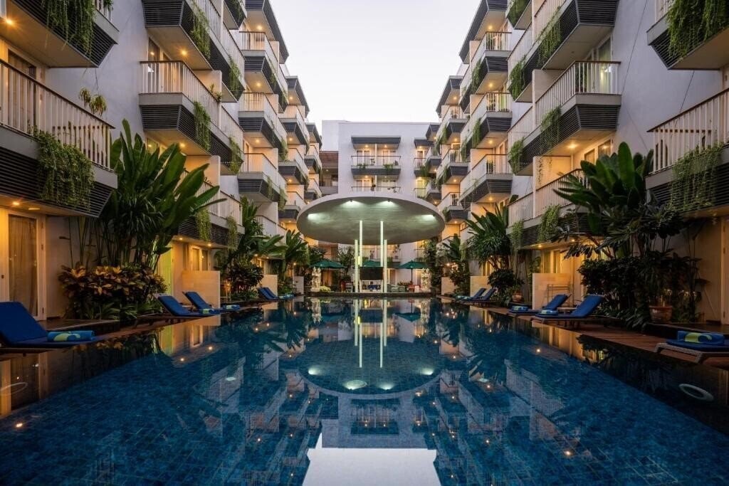 Готель Eden Hotel Kuta Bali 4*