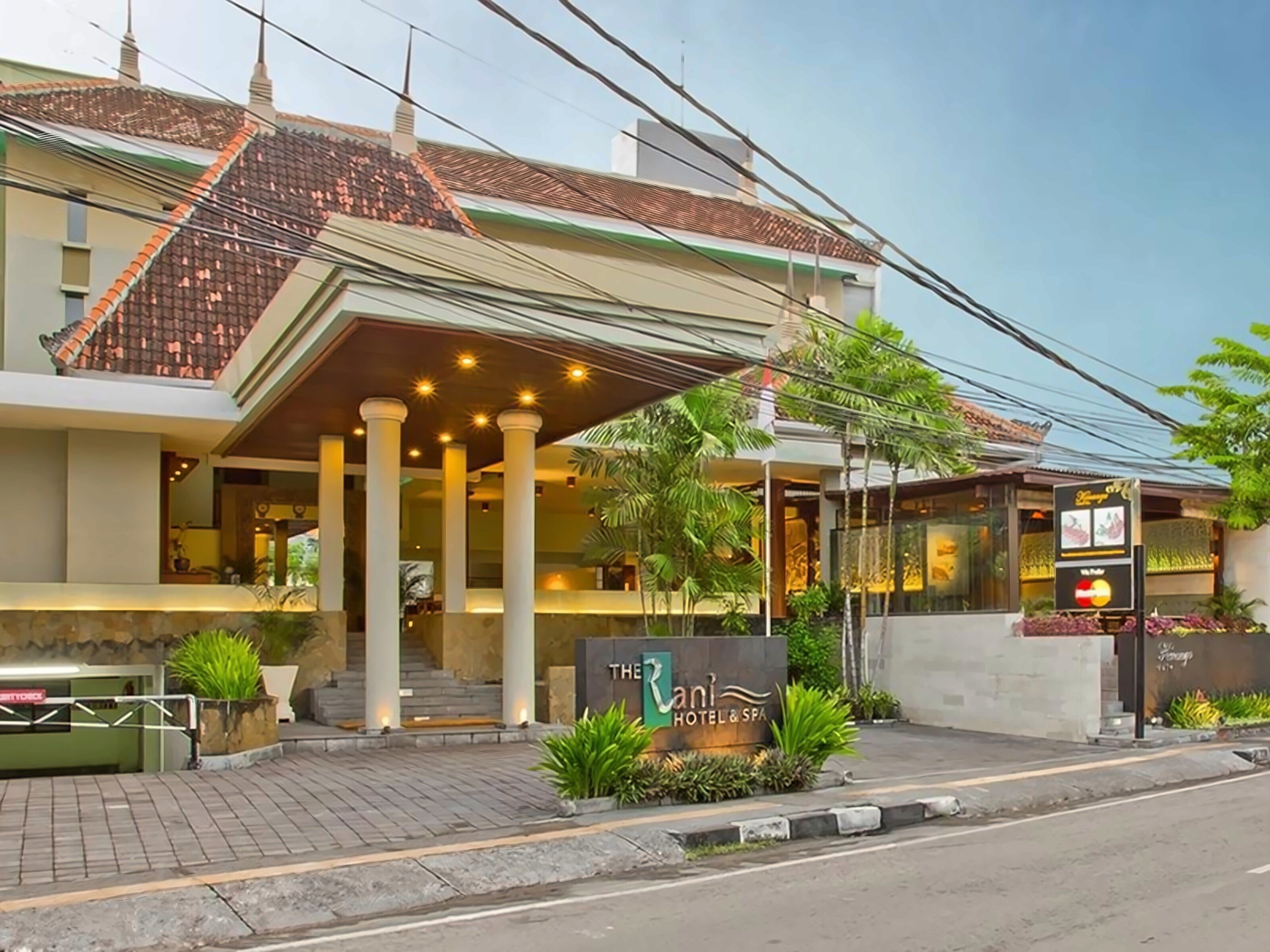 Готель The Rani Tuban 3*