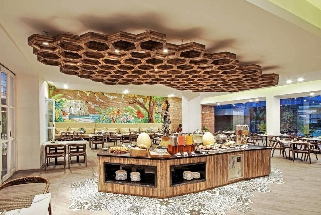 Изображение Wyndham Garden Kuta Beach Bali 4*