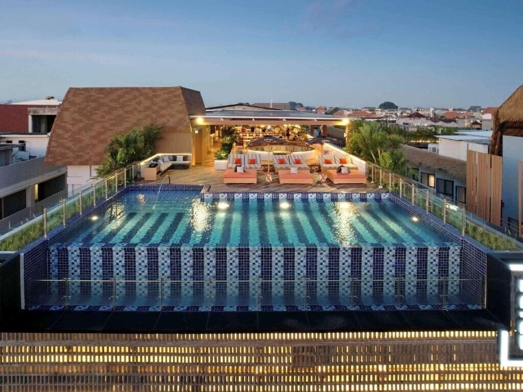 Фотографія Tribe Bali Kuta Beach 4*