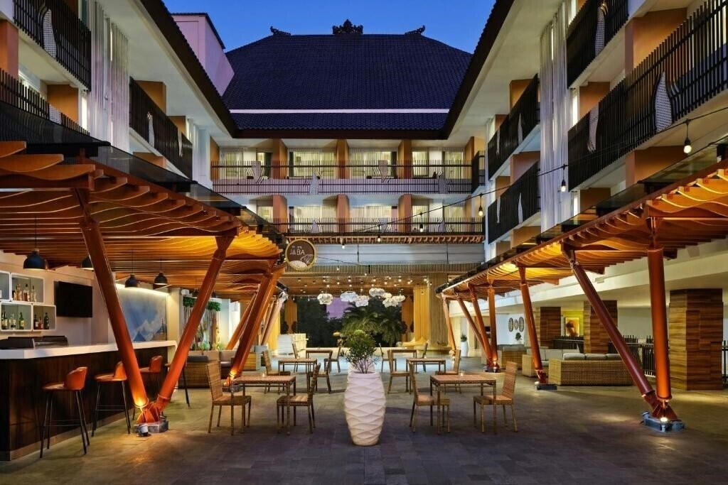 Изображение Fairfield by Marriott Bali Kuta Sunset Road 4*