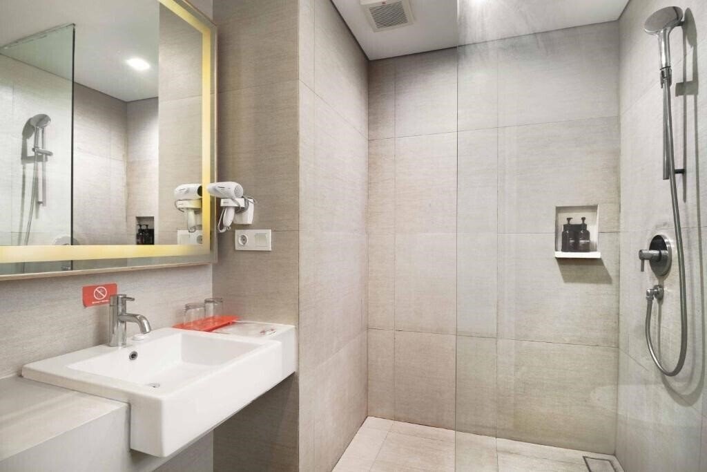 Фотография Harris Hotel Kuta Galleria Bali 3*